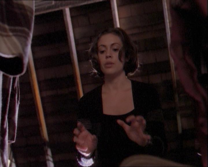 Charmed-Online_dot_net-1x03ThankYouForNotMorphing2119.jpg