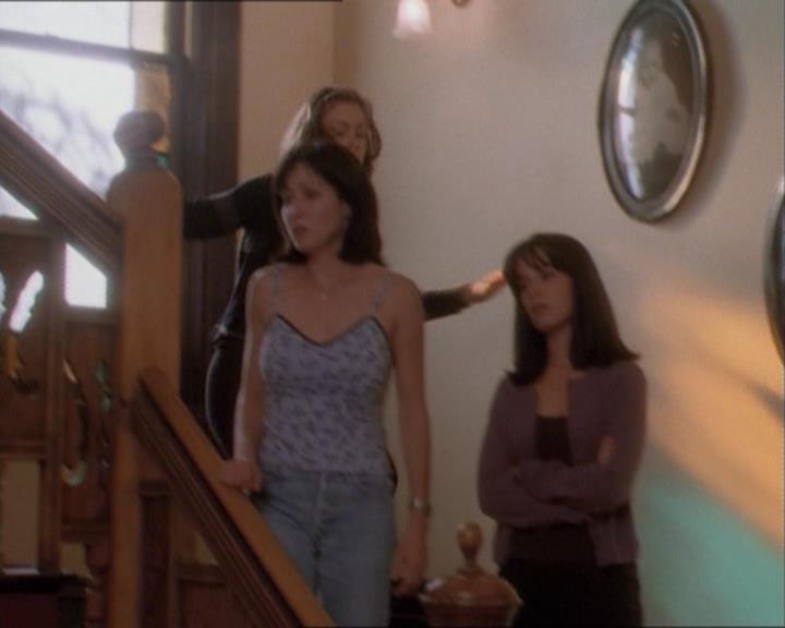 Charmed-Online_dot_net-1x03ThankYouForNotMorphing2125.jpg