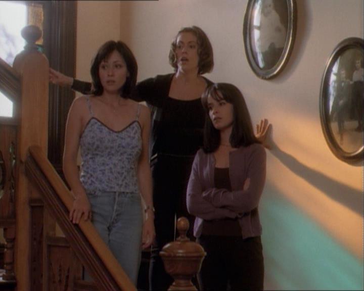 Charmed-Online_dot_net-1x03ThankYouForNotMorphing2126.jpg