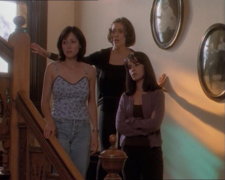 Charmed-Online_dot_net-1x03ThankYouForNotMorphing2127.jpg