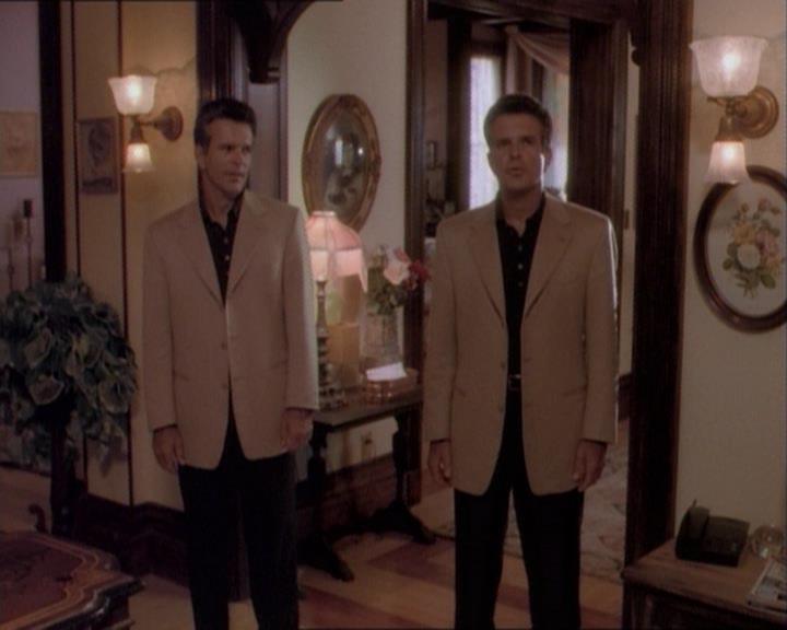 Charmed-Online_dot_net-1x03ThankYouForNotMorphing2136.jpg