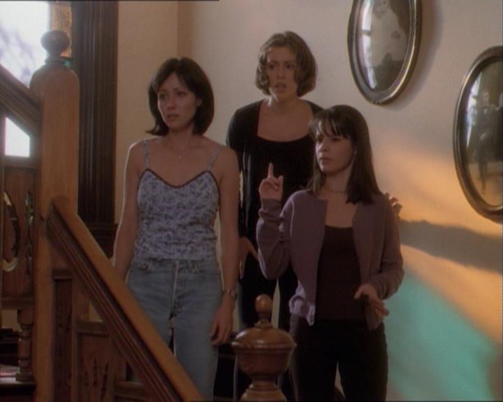 Charmed-Online_dot_net-1x03ThankYouForNotMorphing2138.jpg