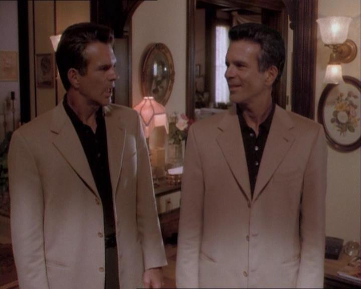 Charmed-Online_dot_net-1x03ThankYouForNotMorphing2157.jpg