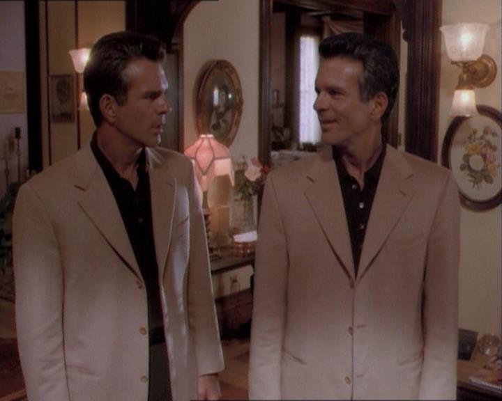 Charmed-Online_dot_net-1x03ThankYouForNotMorphing2158.jpg