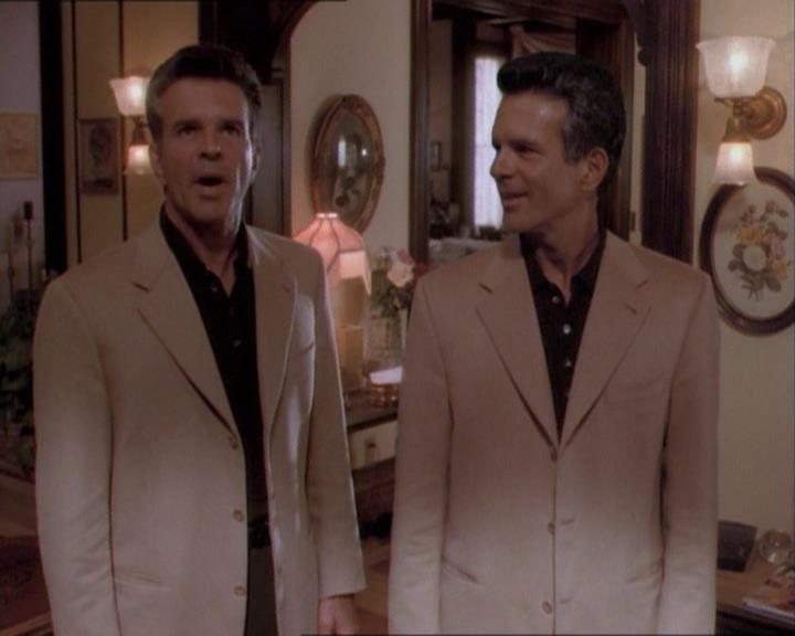 Charmed-Online_dot_net-1x03ThankYouForNotMorphing2159.jpg