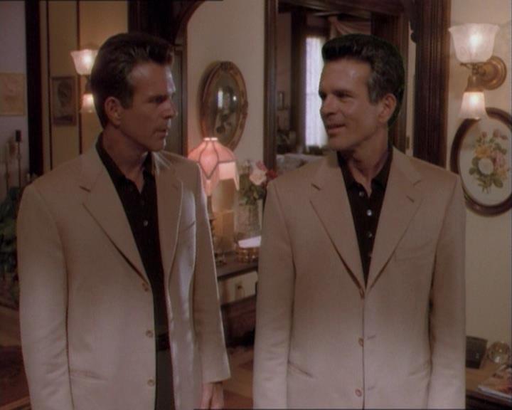 Charmed-Online_dot_net-1x03ThankYouForNotMorphing2166.jpg