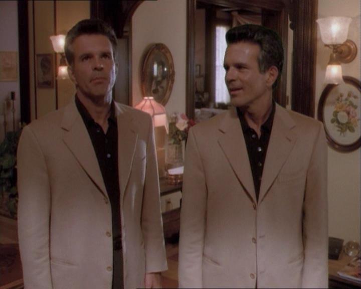 Charmed-Online_dot_net-1x03ThankYouForNotMorphing2168.jpg