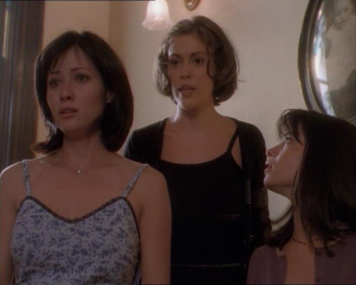 Charmed-Online_dot_net-1x03ThankYouForNotMorphing2170.jpg