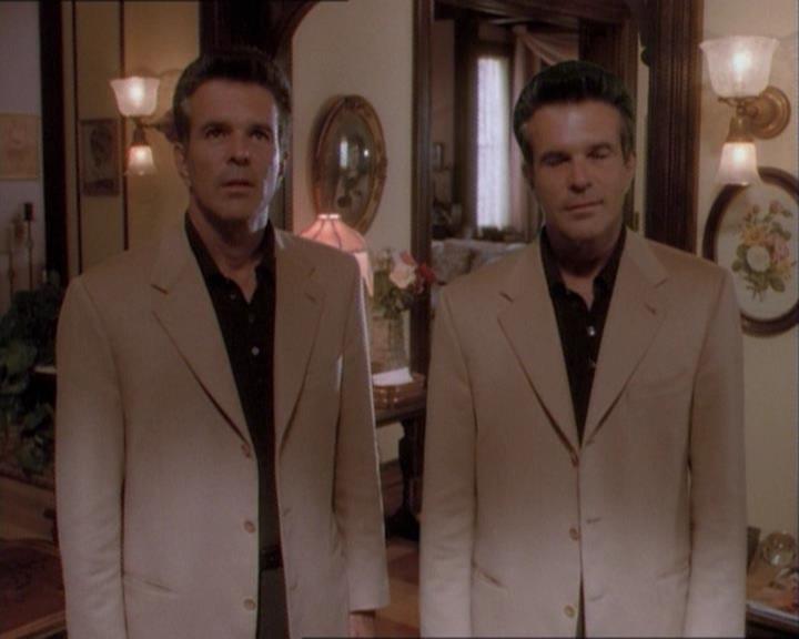 Charmed-Online_dot_net-1x03ThankYouForNotMorphing2175.jpg