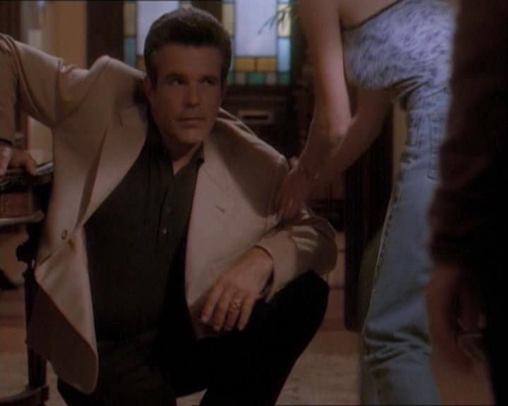 Charmed-Online_dot_net-1x03ThankYouForNotMorphing2220.jpg