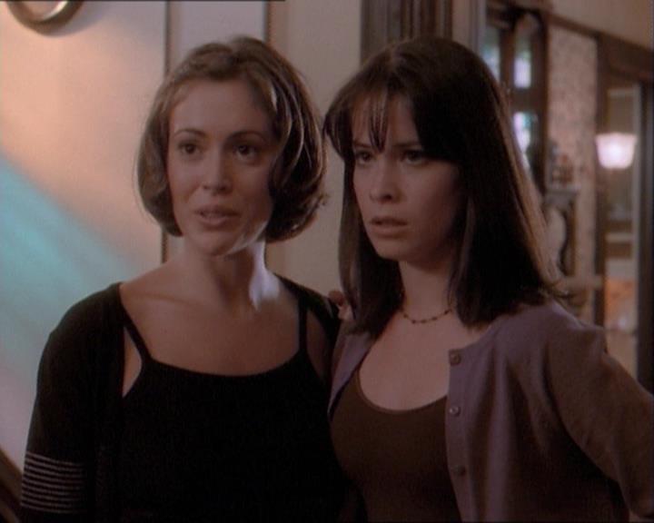 Charmed-Online_dot_net-1x03ThankYouForNotMorphing2226.jpg