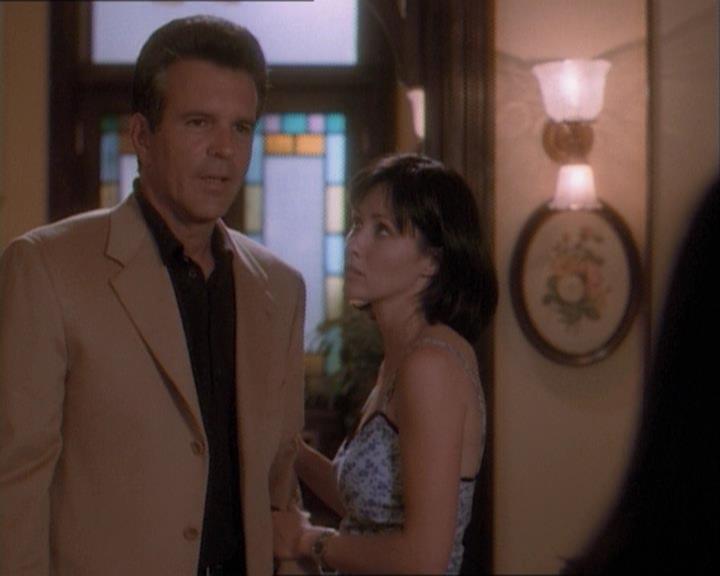 Charmed-Online_dot_net-1x03ThankYouForNotMorphing2228.jpg