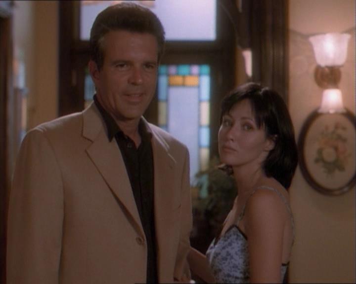 Charmed-Online_dot_net-1x03ThankYouForNotMorphing2236.jpg