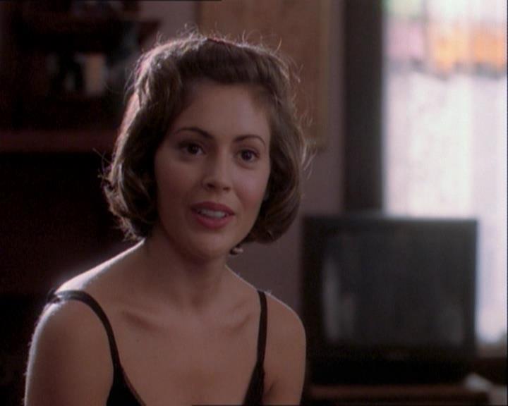 Charmed-Online_dot_net-1x03ThankYouForNotMorphing2322.jpg