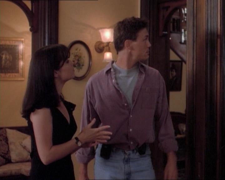 Charmed-Online_dot_net-1x03ThankYouForNotMorphing2328.jpg
