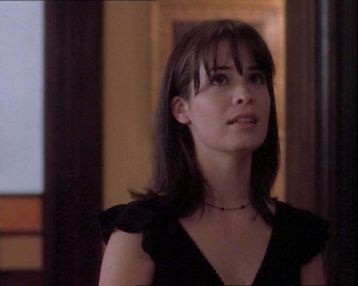 Charmed-Online_dot_net-1x03ThankYouForNotMorphing2331.jpg