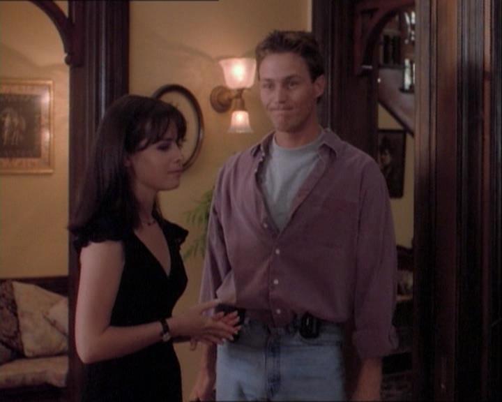 Charmed-Online_dot_net-1x03ThankYouForNotMorphing2337.jpg