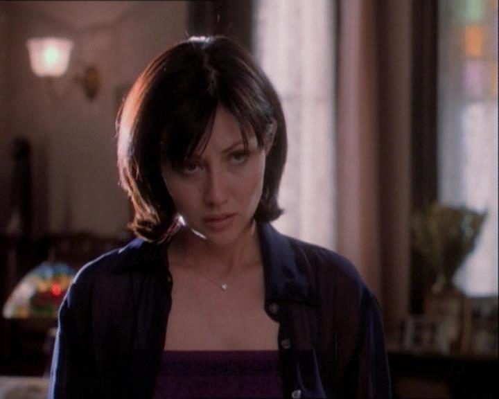 Charmed-Online_dot_net-1x03ThankYouForNotMorphing2347.jpg