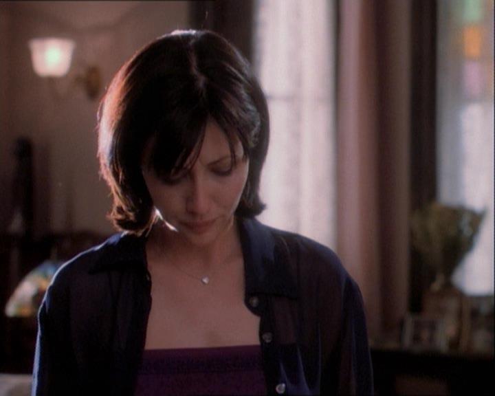 Charmed-Online_dot_net-1x03ThankYouForNotMorphing2353.jpg