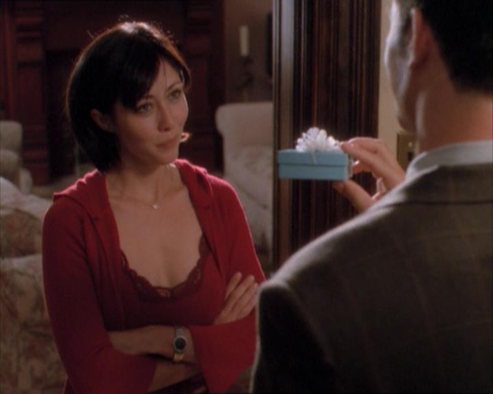 Charmed-Online_dot_net-1x04DeadManDating0028.jpg