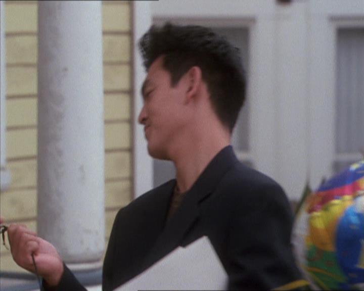 Charmed-Online_dot_net-1x04DeadManDating0105.jpg