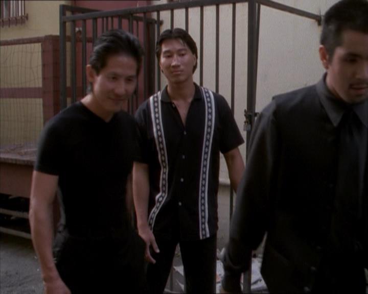 Charmed-Online_dot_net-1x04DeadManDating0177.jpg