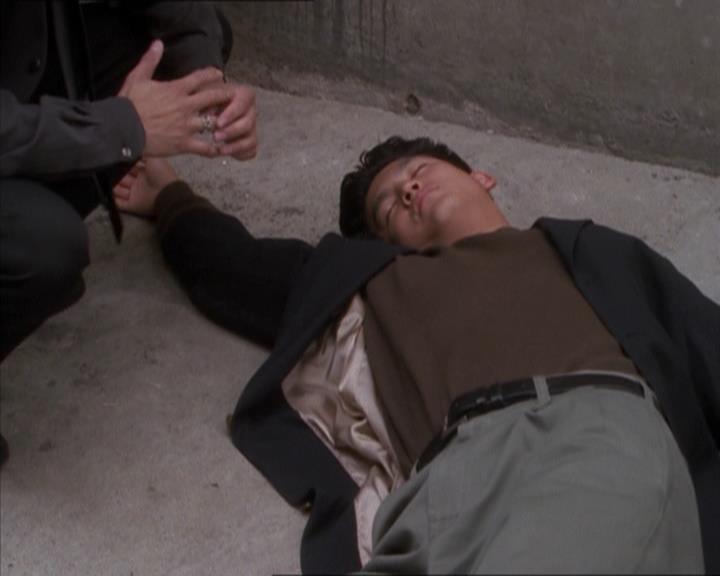 Charmed-Online_dot_net-1x04DeadManDating0180.jpg