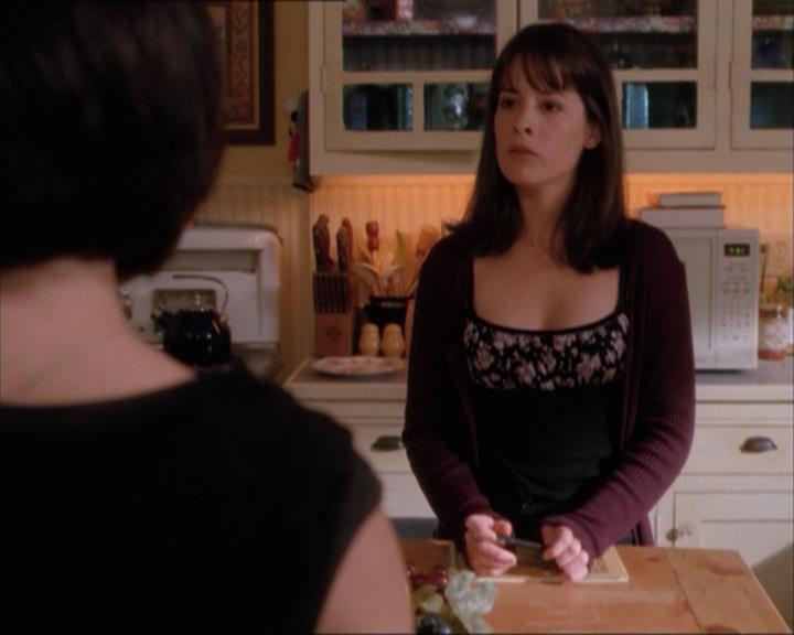 Charmed-Online_dot_net-1x04DeadManDating0340.jpg