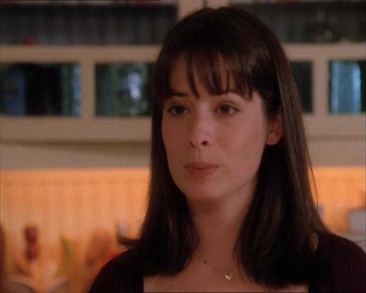 Charmed-Online_dot_net-1x04DeadManDating0357.jpg