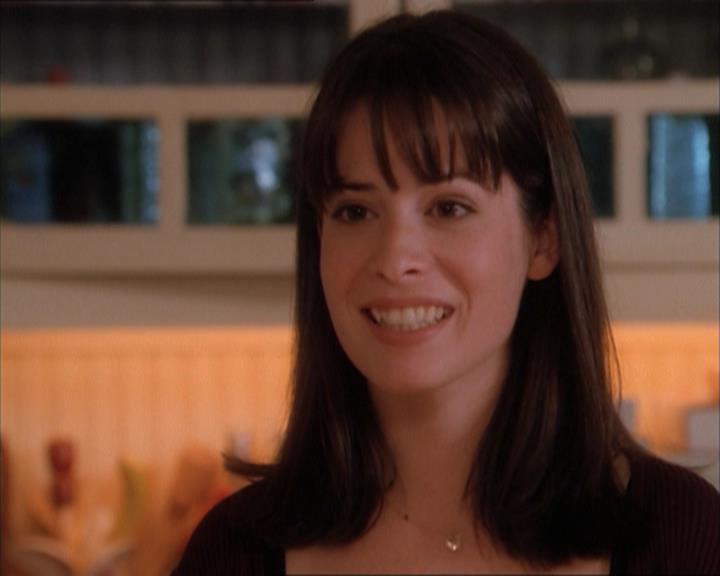 Charmed-Online_dot_net-1x04DeadManDating0358.jpg