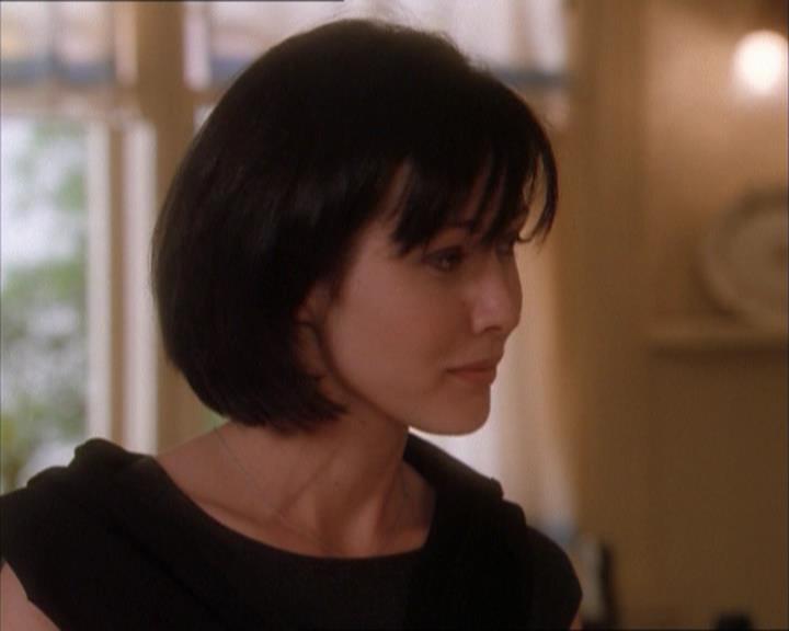 Charmed-Online_dot_net-1x04DeadManDating0367.jpg