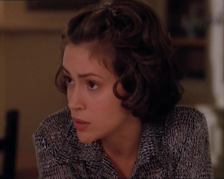 Charmed-Online_dot_net-1x04DeadManDating0370.jpg
