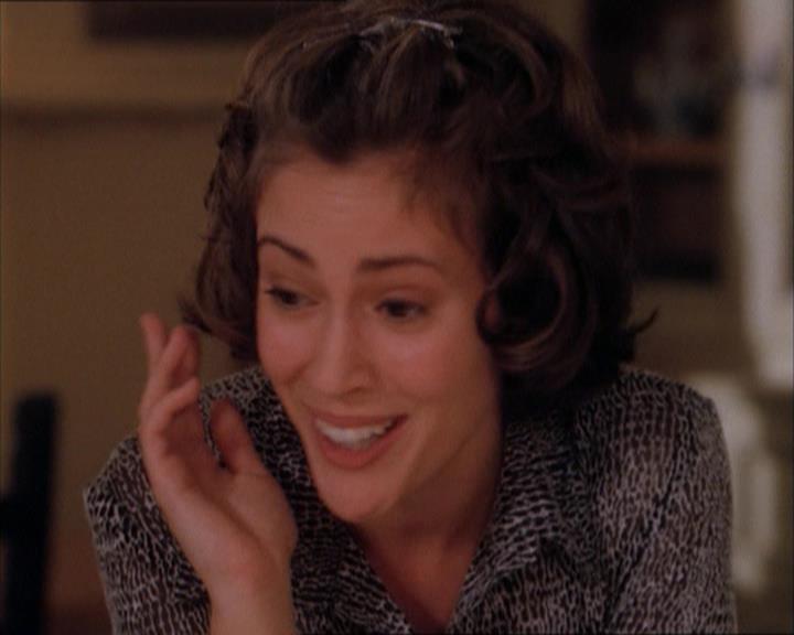 Charmed-Online_dot_net-1x04DeadManDating0371.jpg