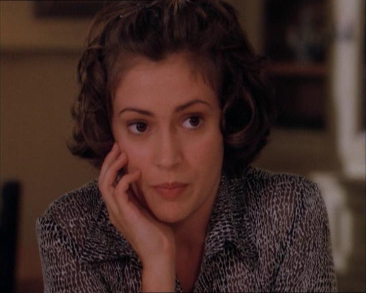 Charmed-Online_dot_net-1x04DeadManDating0377.jpg