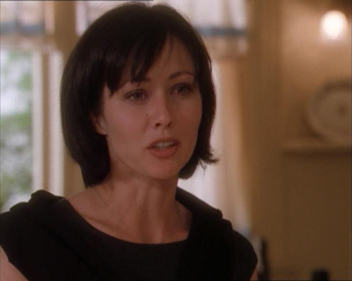 Charmed-Online_dot_net-1x04DeadManDating0383.jpg