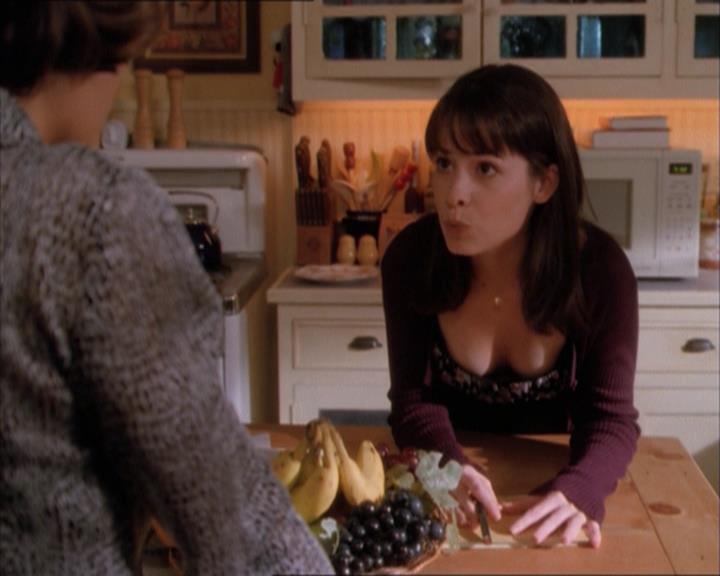 Charmed-Online_dot_net-1x04DeadManDating0397.jpg