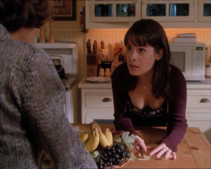 Charmed-Online_dot_net-1x04DeadManDating0398.jpg