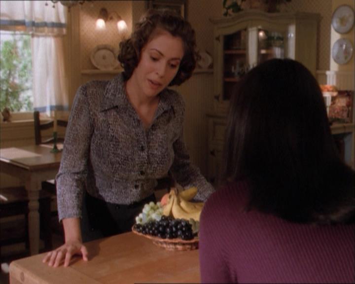 Charmed-Online_dot_net-1x04DeadManDating0409.jpg