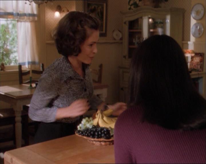 Charmed-Online_dot_net-1x04DeadManDating0411.jpg