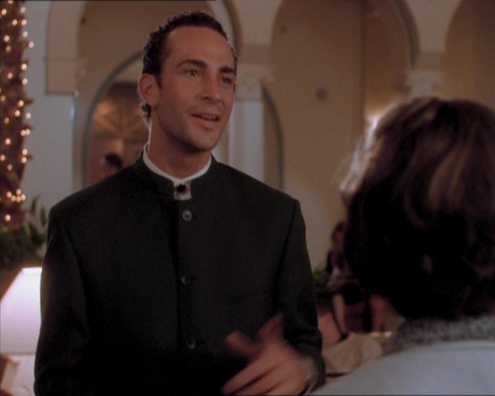 Charmed-Online_dot_net-1x04DeadManDating0444.jpg