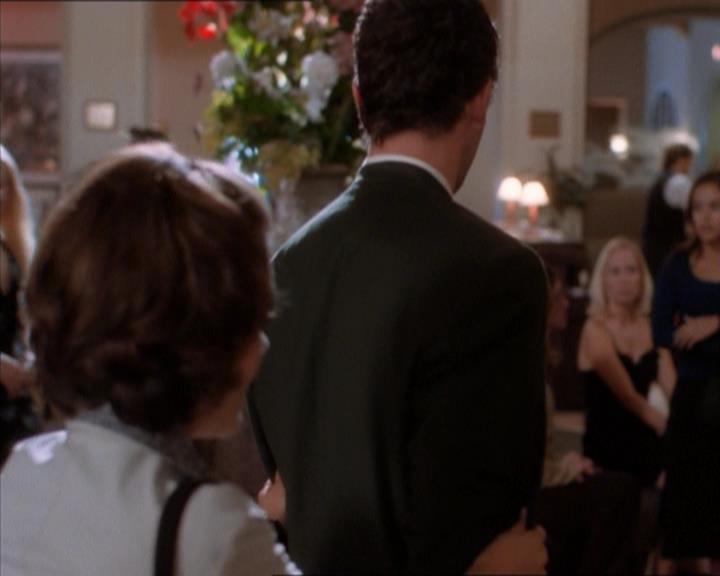 Charmed-Online_dot_net-1x04DeadManDating0447.jpg