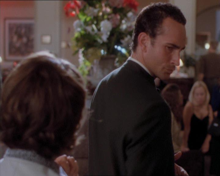 Charmed-Online_dot_net-1x04DeadManDating0464.jpg