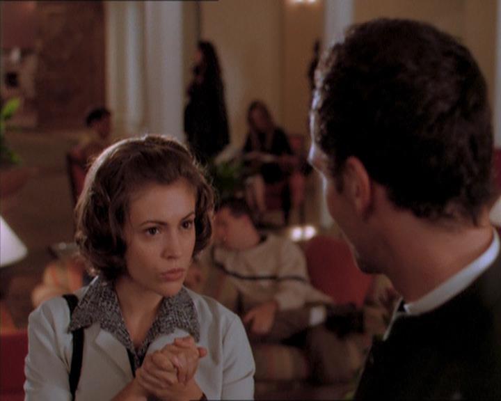 Charmed-Online_dot_net-1x04DeadManDating0467.jpg