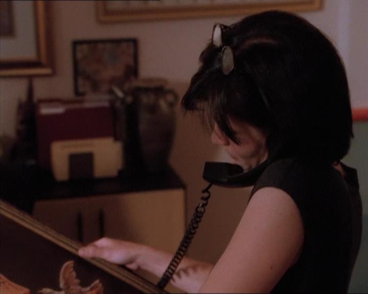 Charmed-Online_dot_net-1x04DeadManDating0474.jpg