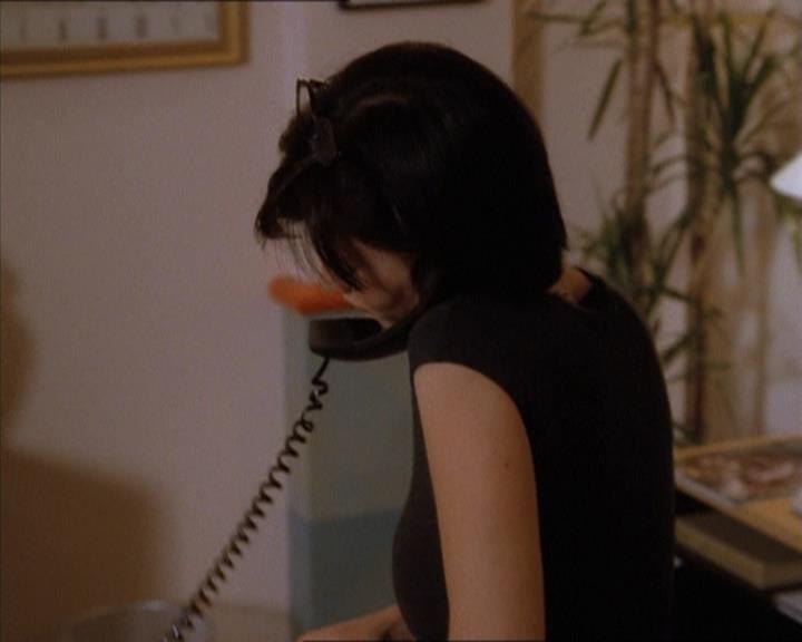 Charmed-Online_dot_net-1x04DeadManDating0482.jpg
