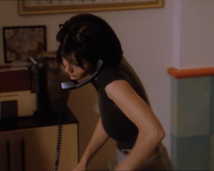 Charmed-Online_dot_net-1x04DeadManDating0484.jpg