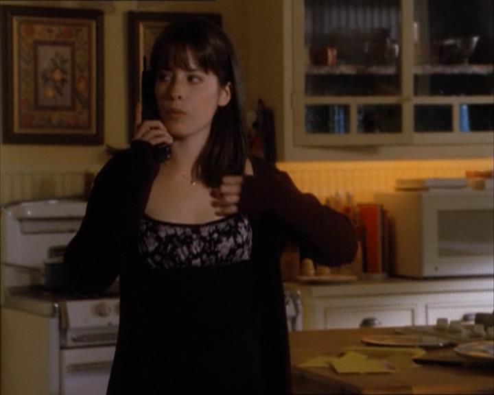 Charmed-Online_dot_net-1x04DeadManDating0485.jpg