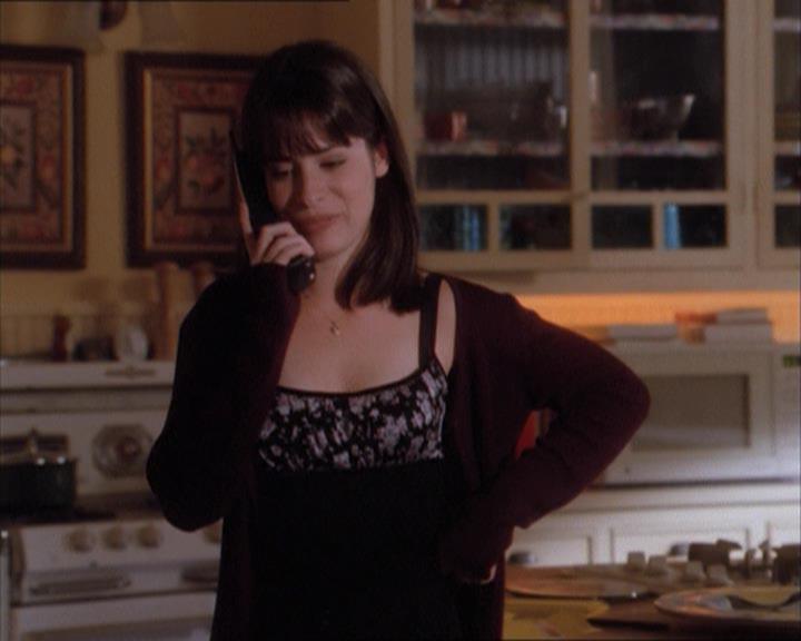 Charmed-Online_dot_net-1x04DeadManDating0492.jpg