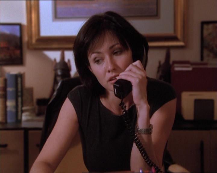 Charmed-Online_dot_net-1x04DeadManDating0496.jpg