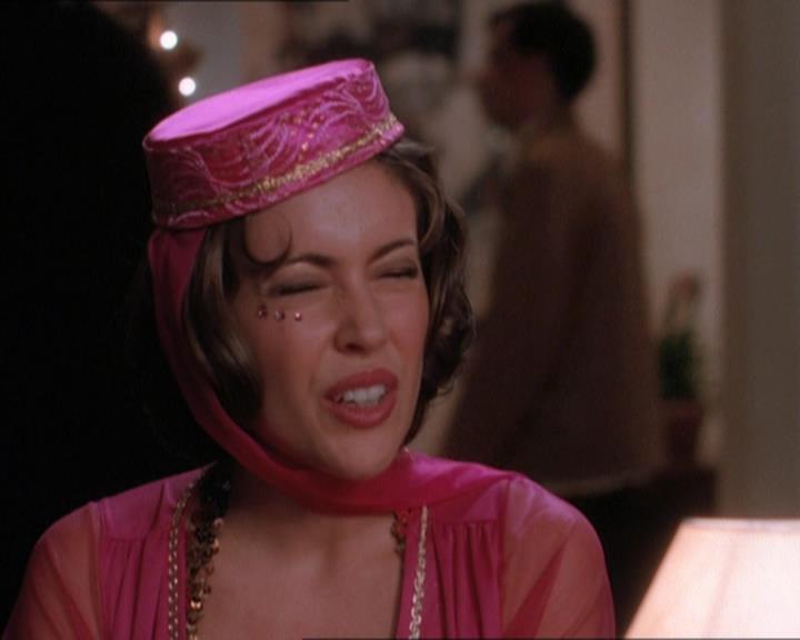Charmed-Online_dot_net-1x04DeadManDating0532.jpg